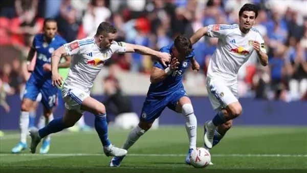 ليدز يتقدم على تشيلسي بكأس كاراباو