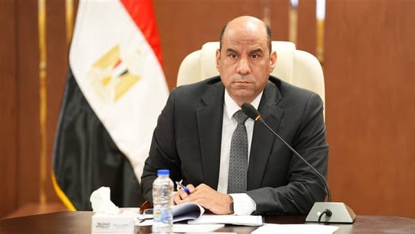 الوزارة توضح حقيقة فيديو استغاثة الفتاة