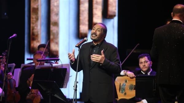 على الحجار يتحدث عن تجربته مع عمر خيرت في حفل مئوية الأوبرا