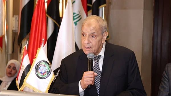 رئيس الوزراء السابق: استقلال القضاء حماية لحقوق المواطن