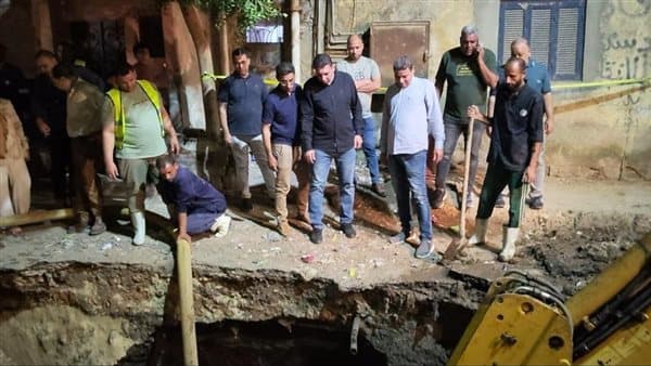 انهيار أرضي في ميدان الحلمية بالمنيا