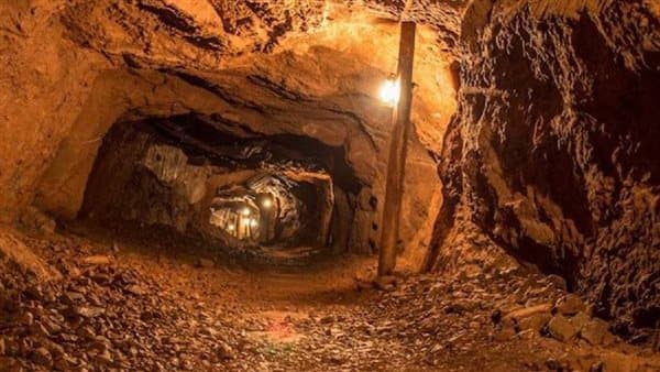 سقوط منجم يودي بحياة 60 في السودان