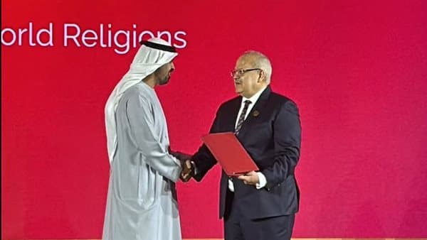 محمد عثمان الخشت يفوز بجائزة الشيخ زايد