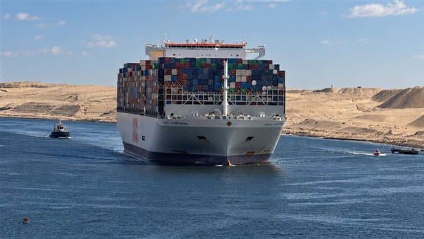 قناة السويس تعبر أول سفينة حاويات من OOCL PORTUGAL