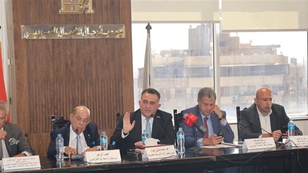 البورصة المصرية مع رجال الأعمال تبحث القيد والسوق