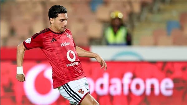 الأهلي يكرم منصف بعد انضمامه للجزائر