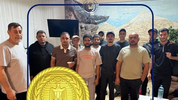 وزارة الخارجية تتابع وضع بحارة مصر على سفينة تعرضت للقصف