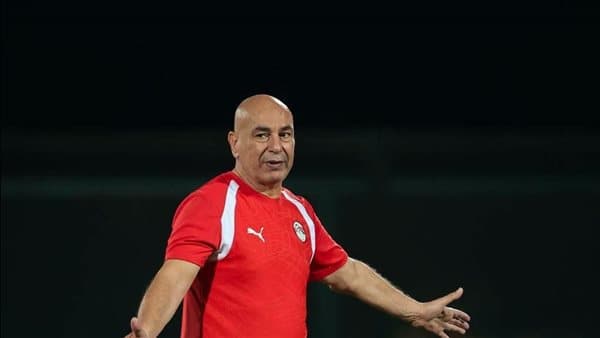 هشام حنفي ينتقد أداء مصر ويشيد بتغيّر صلاح