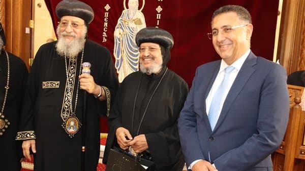 محافظ القليوبية يستقبل البابا تواضروس الثاني