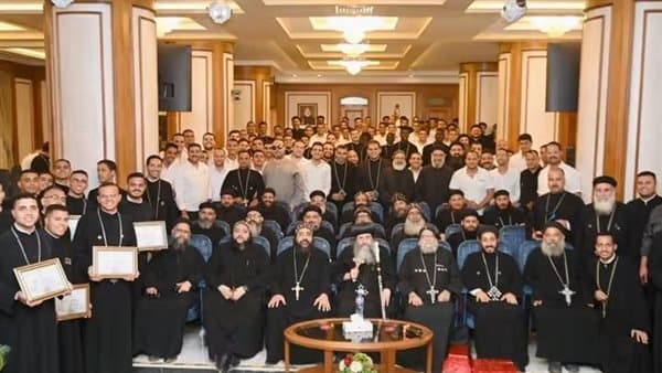 محرق الإكليريكية تفتتح العام وتكرم المتفوقين