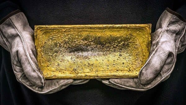 الذهب يواجه ضغطا عالميا وتحذيرات من كسر 4000 دولار