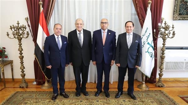 أشرف عيسى يهنئ أبو الذهب برئاسة مجلس الدولة