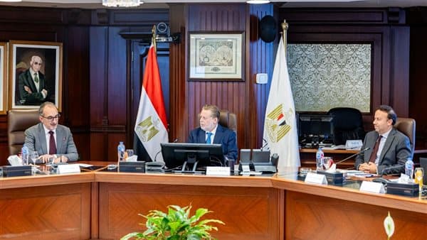 محافظ المركزي يناقش زيادة الاستثمارات مع التمويل الدولية