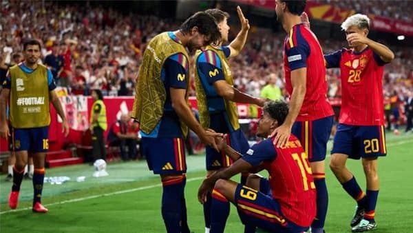 مباراة إسبانيا والتشيك في دوري الأمم