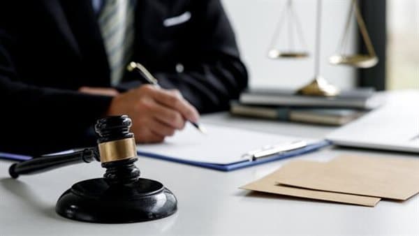 محكمة تتهم سيدات جريمة الكلور بحقن الأطفال