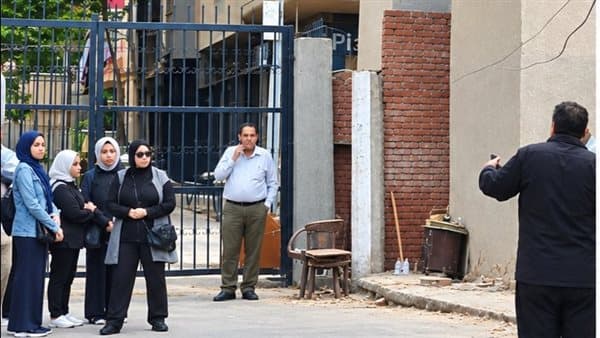 أسرة ضحايا الغربية تتلقى جثامينهم والنيابة تستجوب الجيران