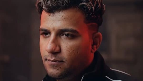 مصطفى كامل يوضح بشأن فيديو عصام صاصا