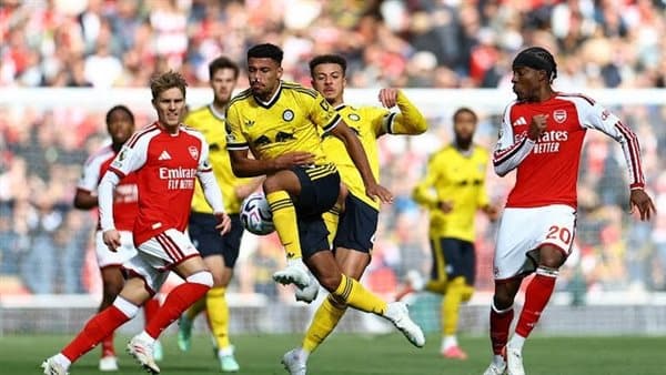 آرسنال يتعادل مع ليدز ويتصدر الدوري