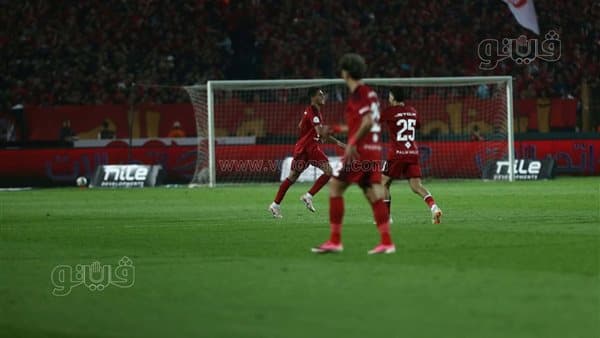 منصف يسجل هدف الأهلي الثاني في الزمالك