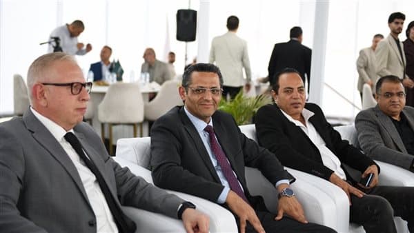حجر الأساس لـ بيرلا جاردنز في حدائق الأهرام