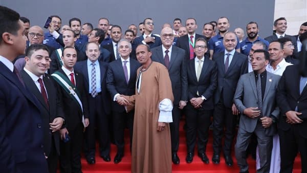 وزير العدل يلتقي أهالي أعضاء القضاء الجدد