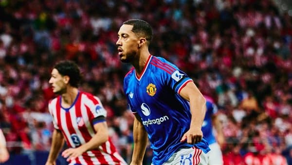 أتلتيكو مدريد يتصدر على مانشستر يونايتد 0-2 في الشوط الأول
