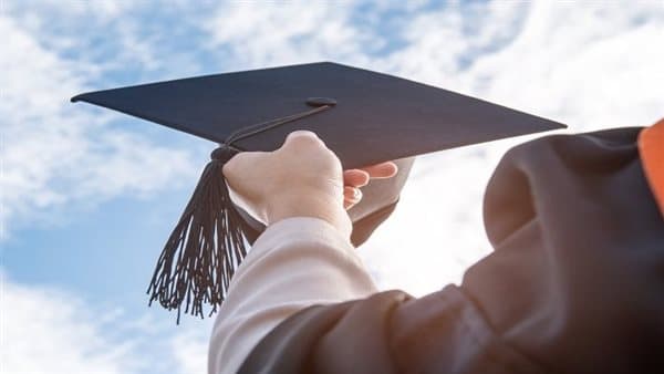 شروط منح جامعة ييل ودورة التقديم