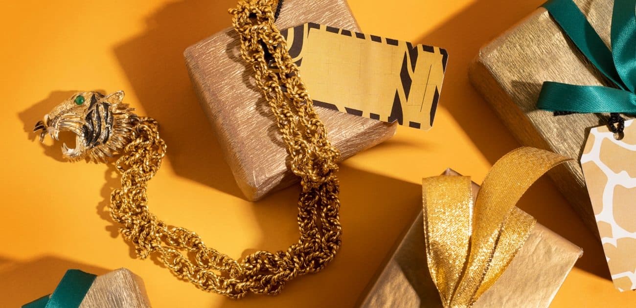 Styling Gold Accessories with Outfits