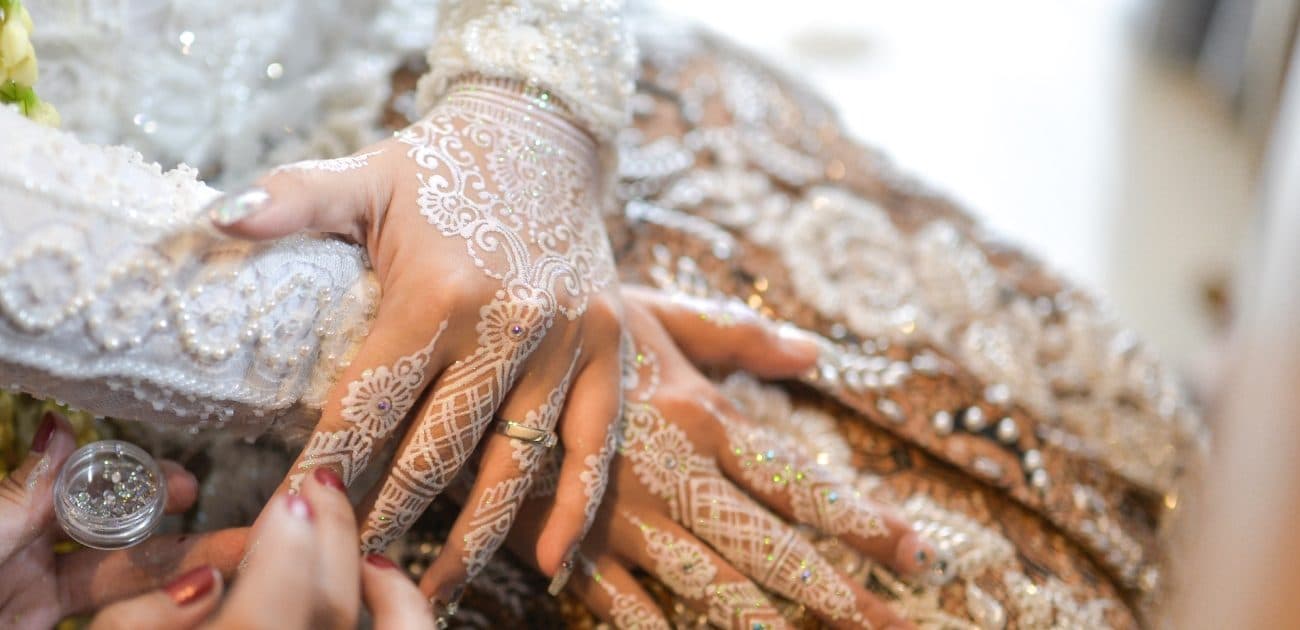 Modern Henna Designs for Brides