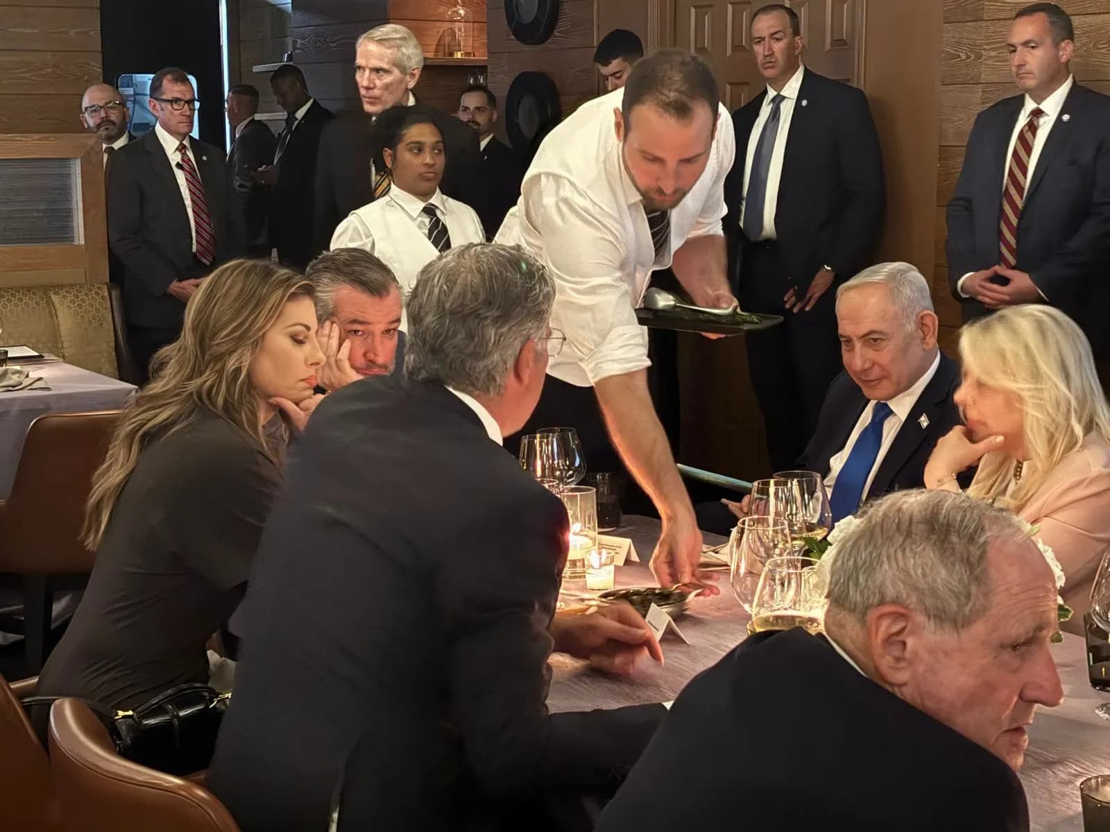 Lebanon Opens Case Over Netanyahu Photo