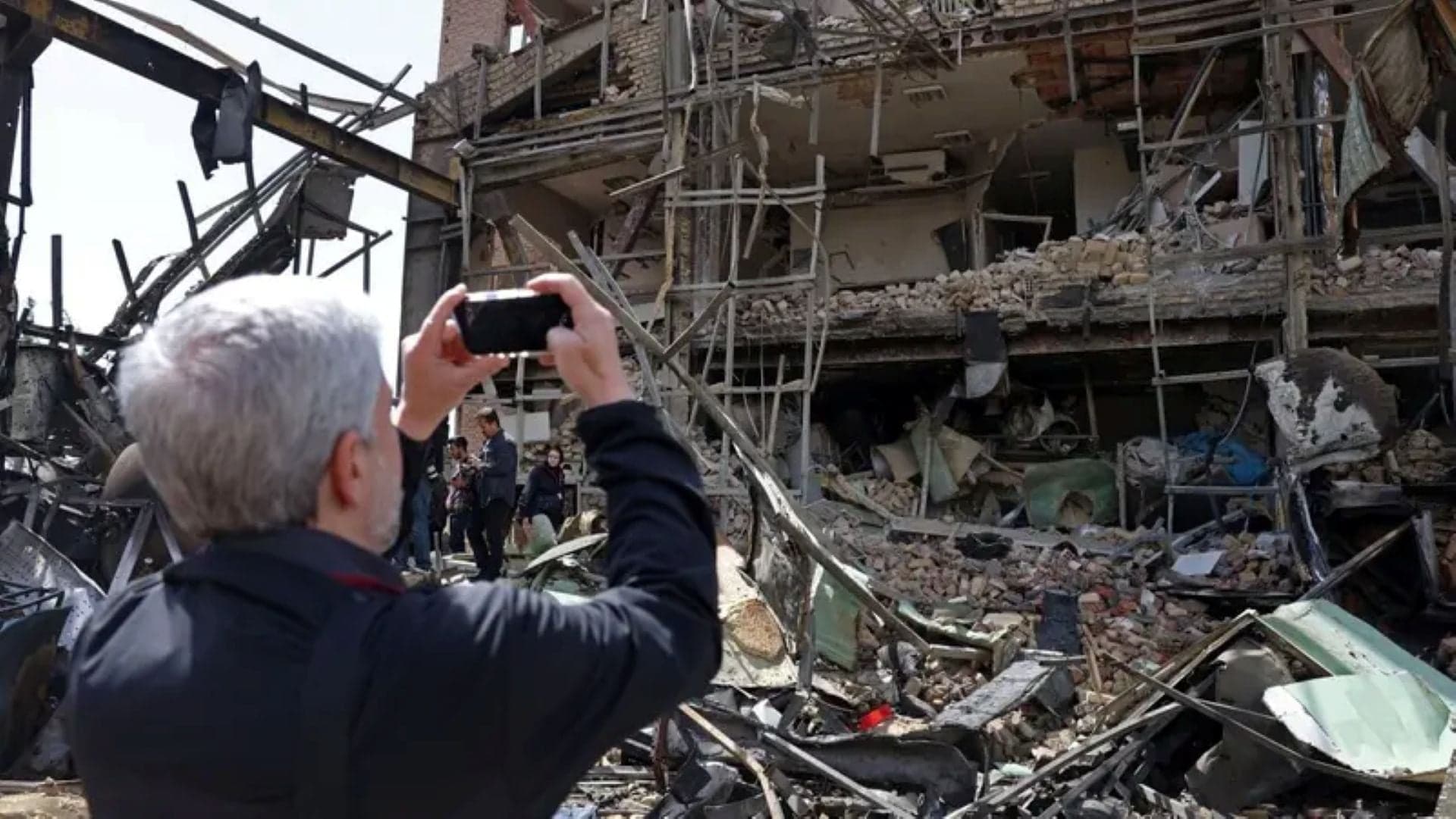 International aid challenges party control in southern reconstruction