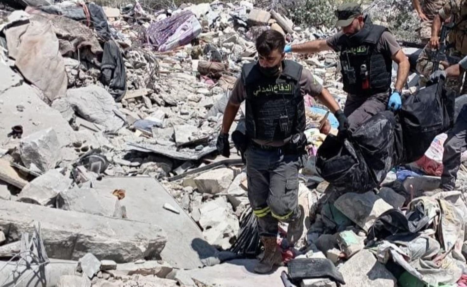 Civil Defense finds 4 bodies in Zawtar al-Gharbiya