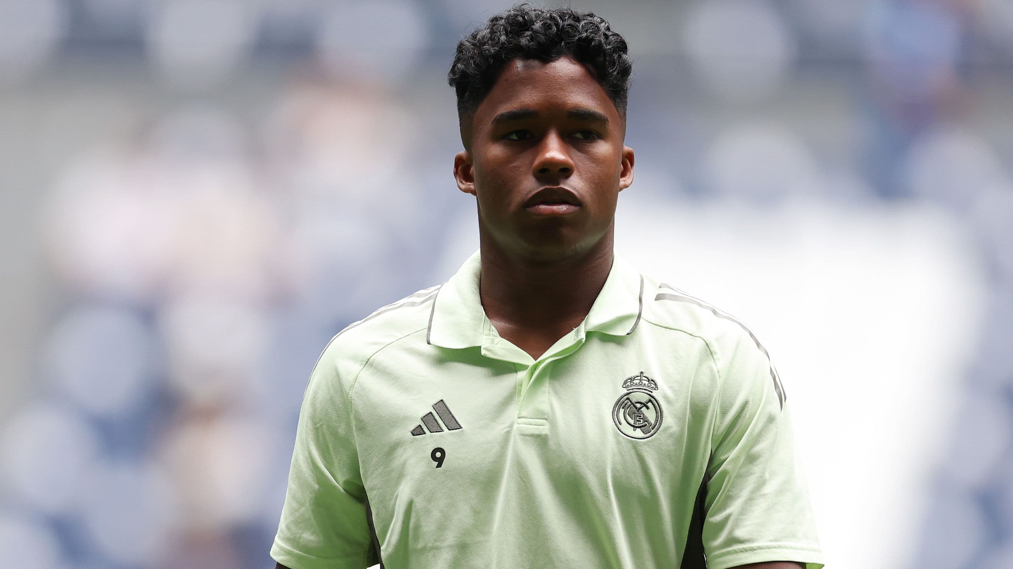 Endrick Returns Early to Convince Mourinho