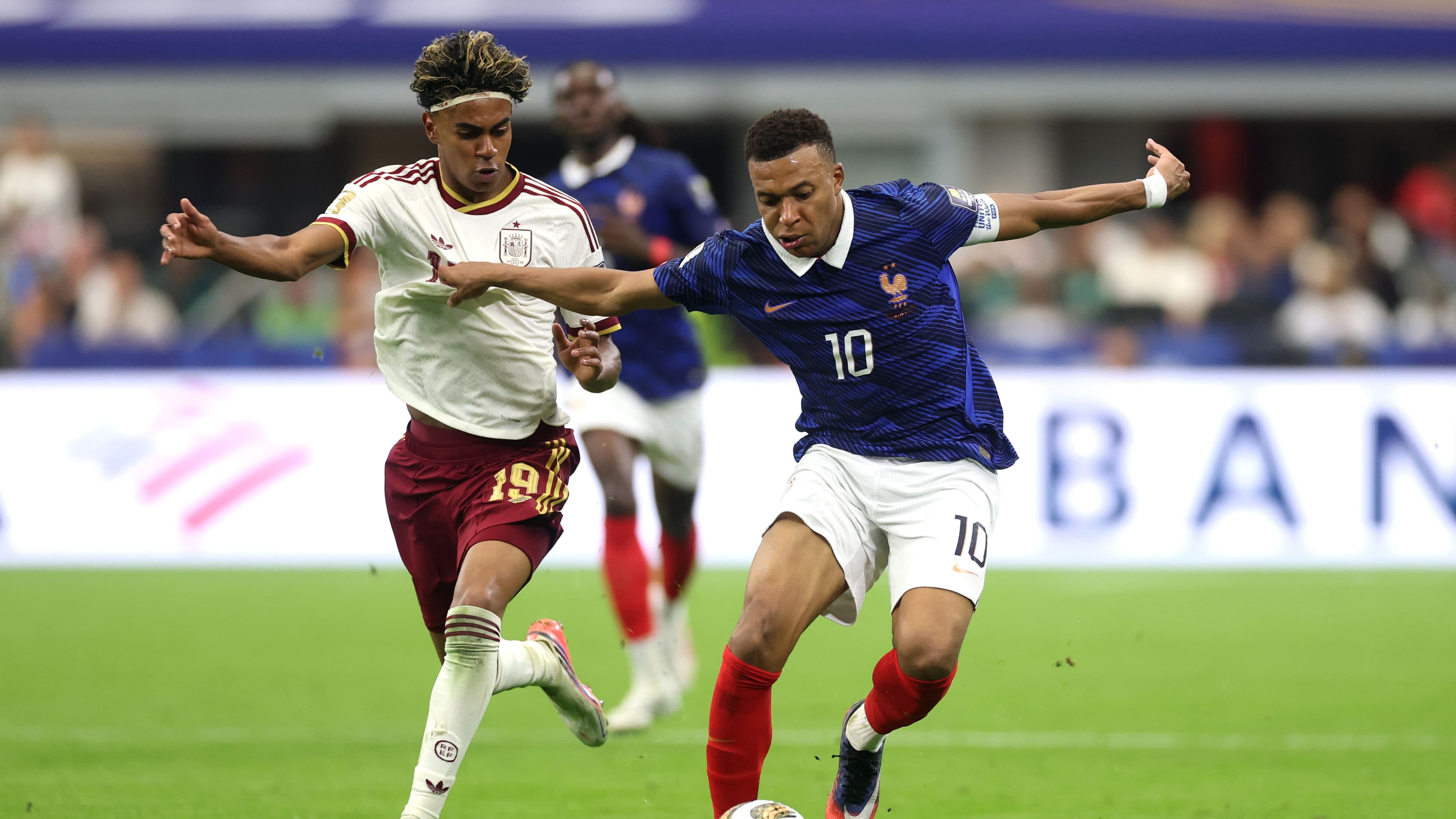 Barcelona calls for national support for Ballon d'Or