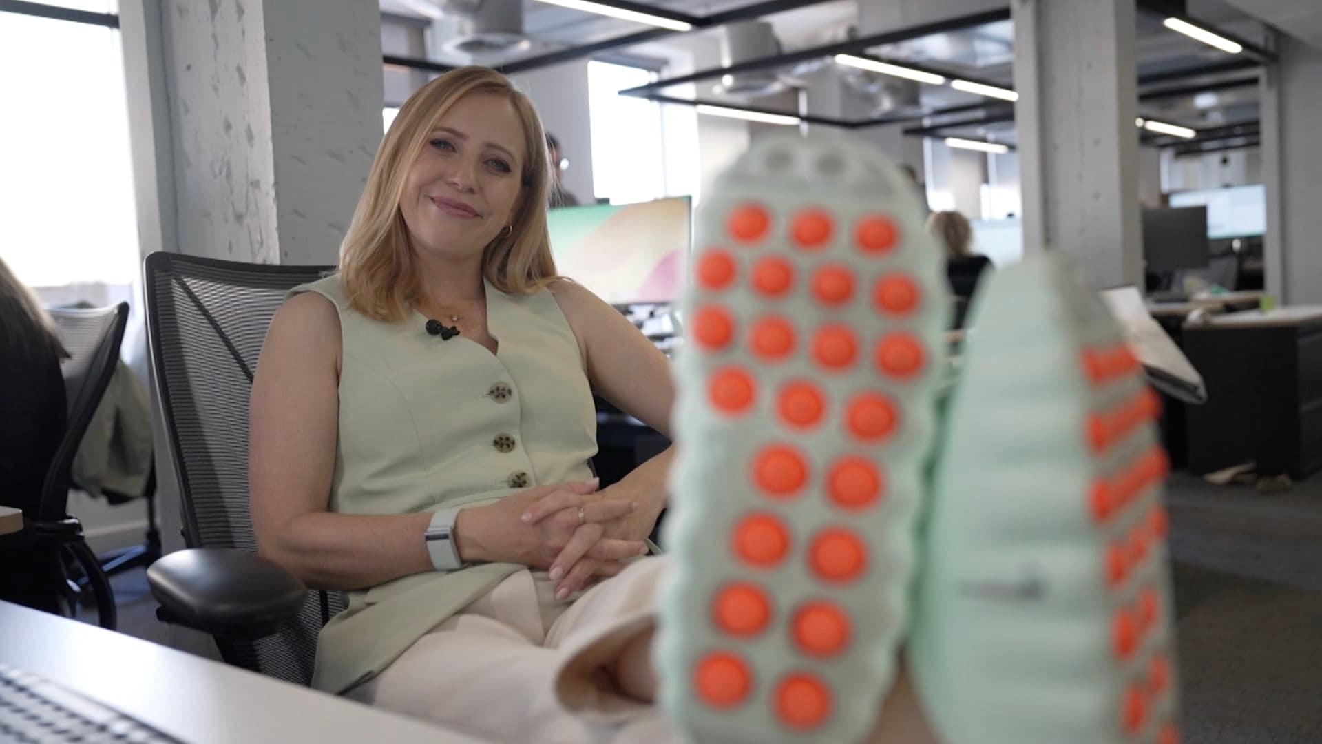 CNN correspondent tries Nike shoes claiming to "change" mental state