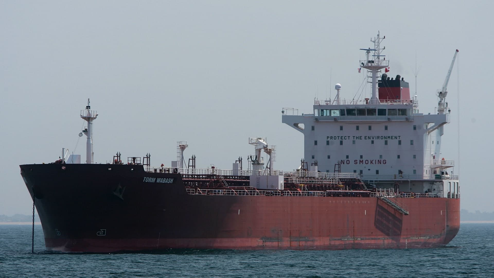 Houthi threats shift oil tanker route