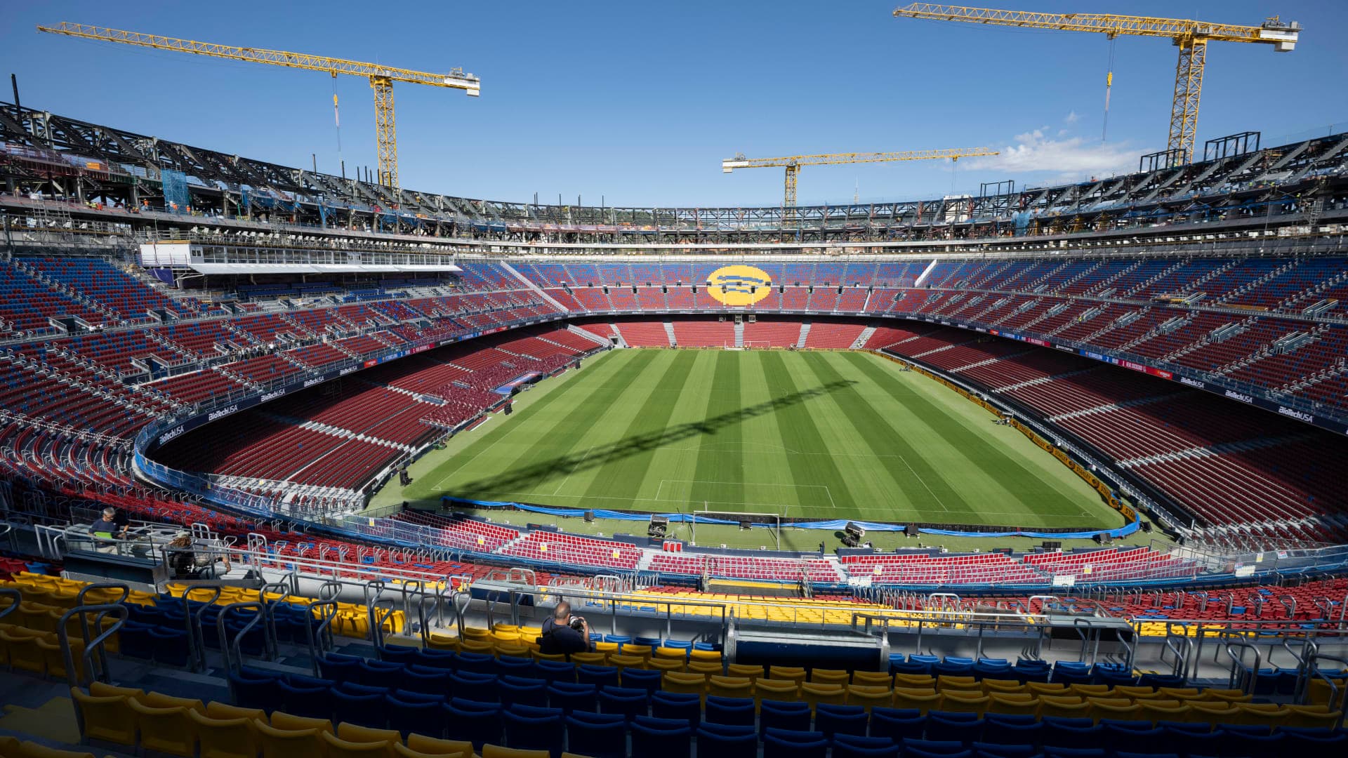 Barcelona reports worker death at Camp Nou