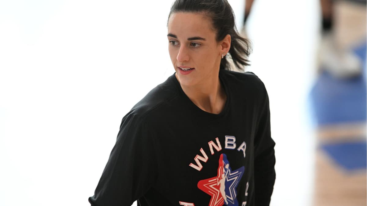 Caitlin Clark Demonstrates Friendship Bracelet Making at WNBA All-Star