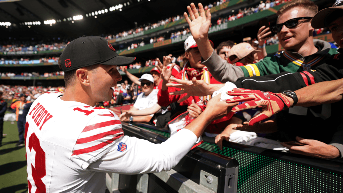 49ers fan pays premium for front row seats in Australia but sees nothing