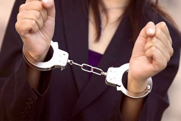 فنانة تعيش صدمة بعد توقيف ابنتها