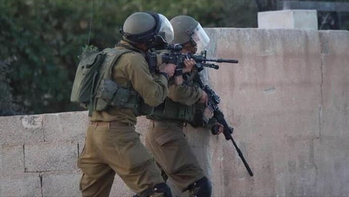 Israeli Army Pursues Palestinian in Susiya