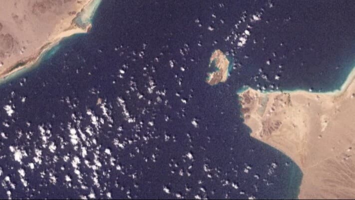Reuters: 5 tankers redirected from Bab Al Mandeb