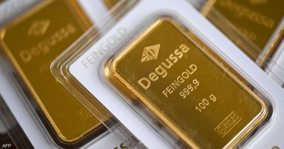 Gold dips below $4,030 amid inflation worries
