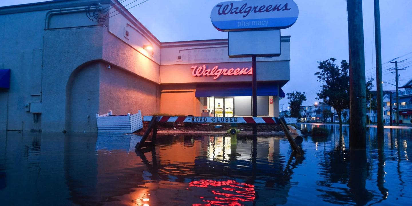 Severe storm hits US Northeast, disrupts flights and causes outages