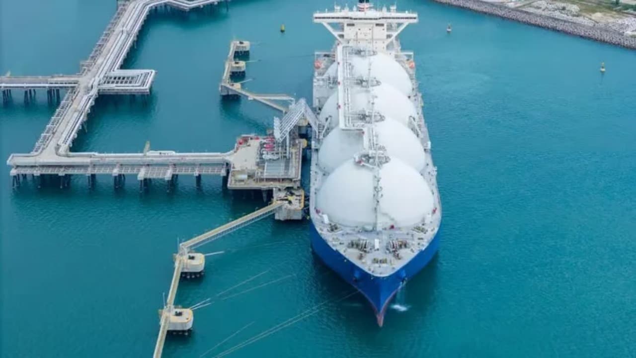 Gas plant explosion at Damietta Port