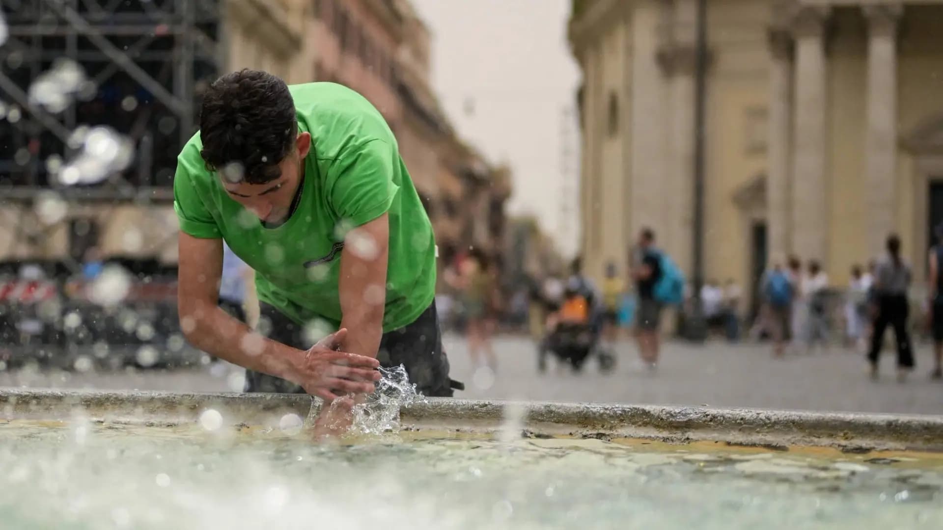 France faces its third-longest heatwave