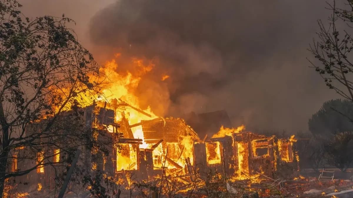 Video - Fire Dragon Causes Fires in France and Spain