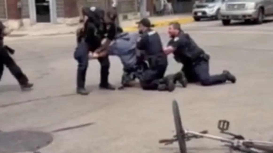 Protests Erupt in US Over Black Man's Death