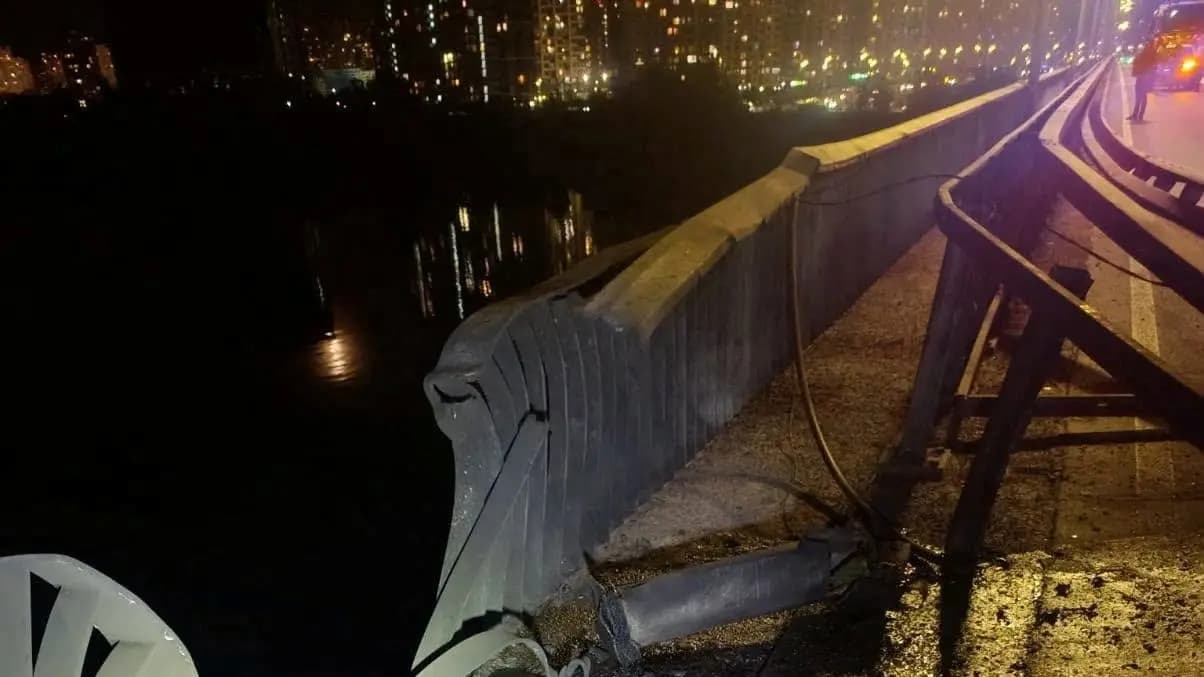 Russian strikes damage Ukrainian infrastructure
