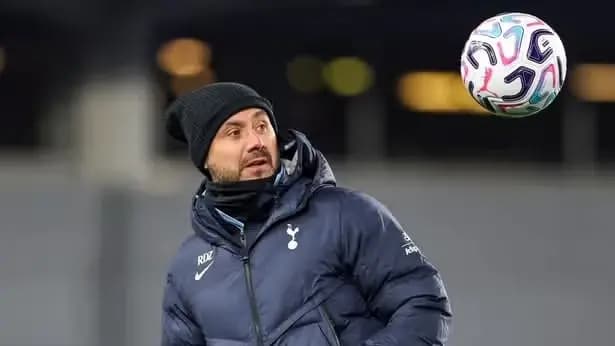 Tottenham defeats Auckland FC in record crowd